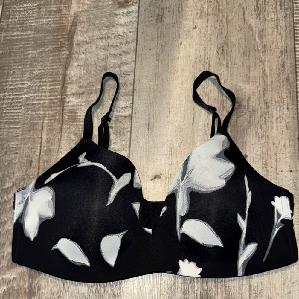 Auden Black‎ and White Wireless Bra Intimates-size 36D